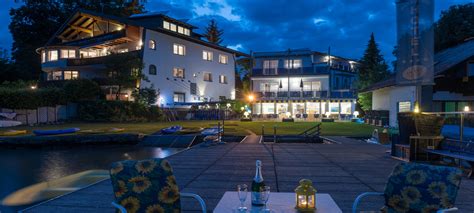 BARRY MEMLE LakesideResort at lake Wörthersee。